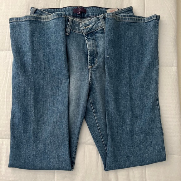 Not your daughters jeans ( NYDJ )…size 10 - Picture 12 of 13